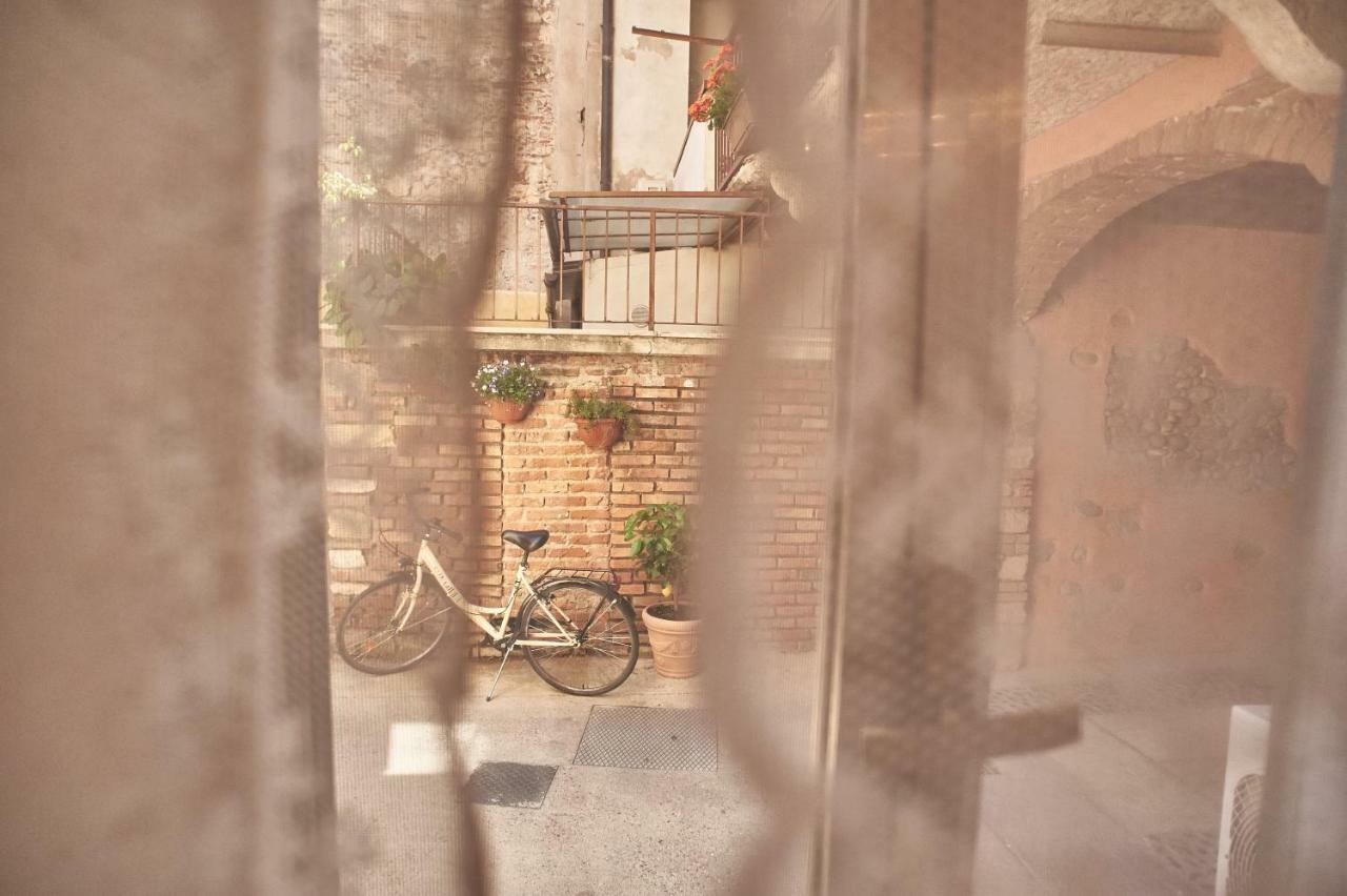 Abbraccio Di Romeo Verona Exterior foto
